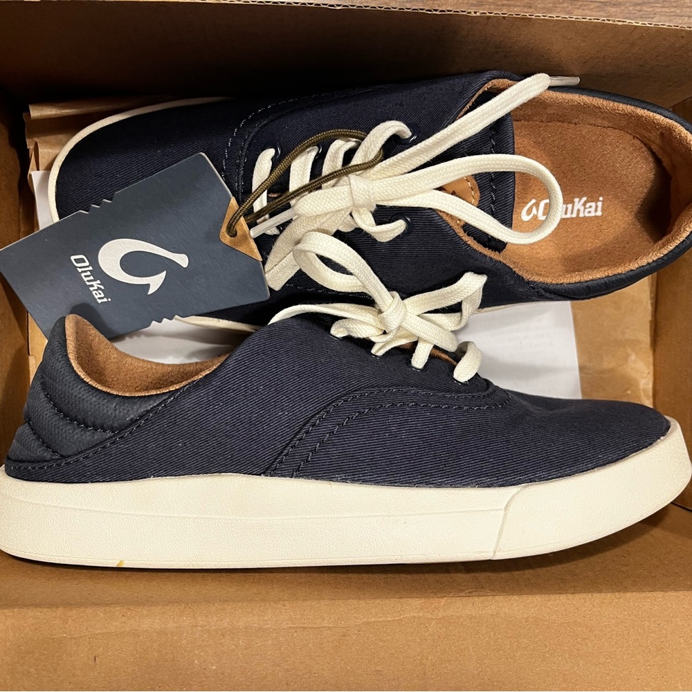 OluKai Womens Kohu Navy Canvas Sneaker EU 36 / US 6